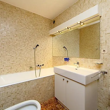 Sleeps 7 Wifi شقة *